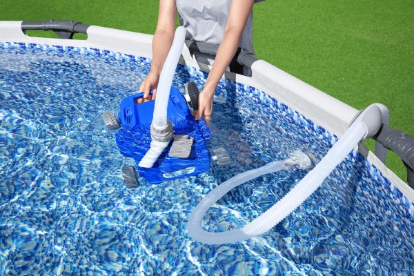 Baseinu tīrīšanas robots Flowclear AquaDrift